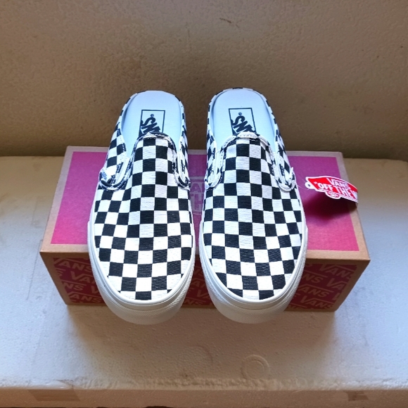 Vans - Picture 3 of 4